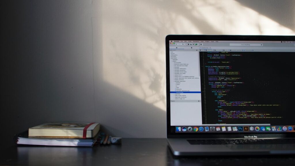 Does wordpress require coding maker s aid