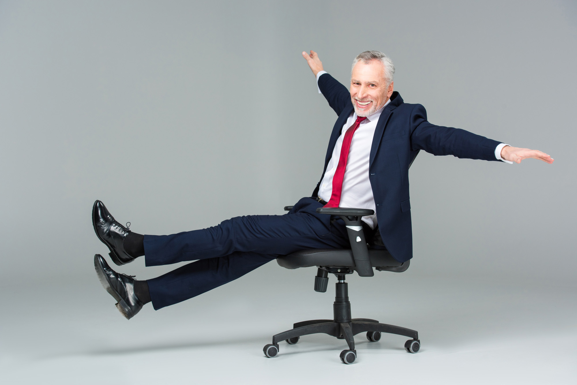 The Best Office Chairs for Tall Persons Maker's Aid